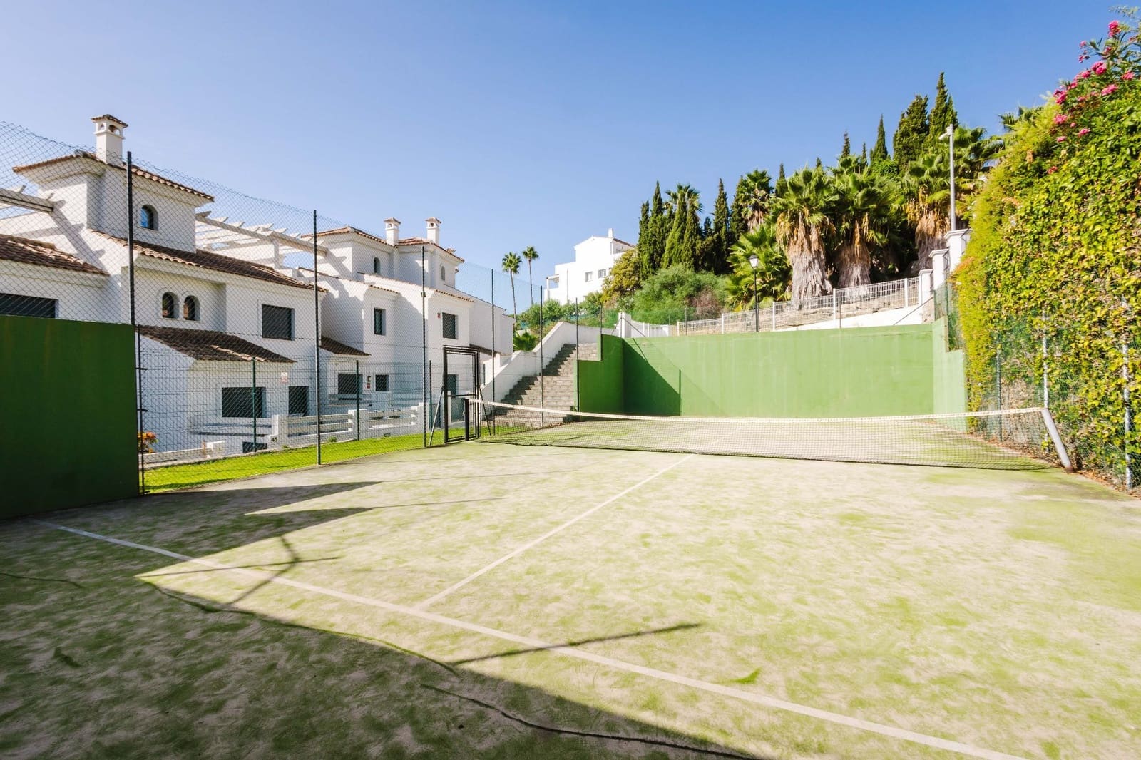 3 soveværelse Bungalow til salg i El Paraiso med swimmingpool garage - € 697.000 (Ref: 10031442)