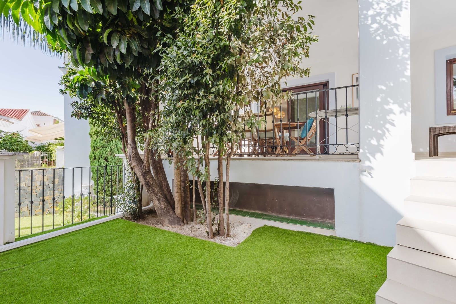 3 soveværelse Bungalow til salg i El Paraiso med swimmingpool garage - € 697.000 (Ref: 10031442)