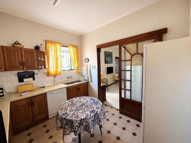 Chalet de 5 habitaciones en Campillos en venta - 219.000 € (Ref: 10031443)