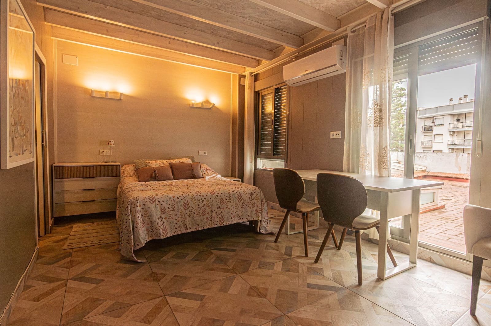 7 sypialnia Willa na sprzedaż w Oliva z garażem - 550 000 € (Ref: 10031444)