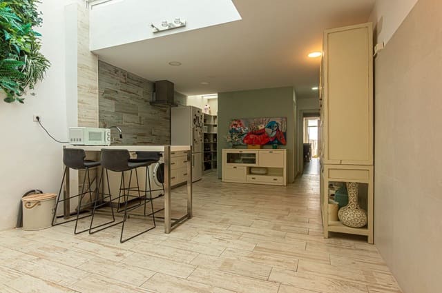 7 sypialnia Willa na sprzedaż w Oliva z garażem - 550 000 € (Ref: 10031444)
