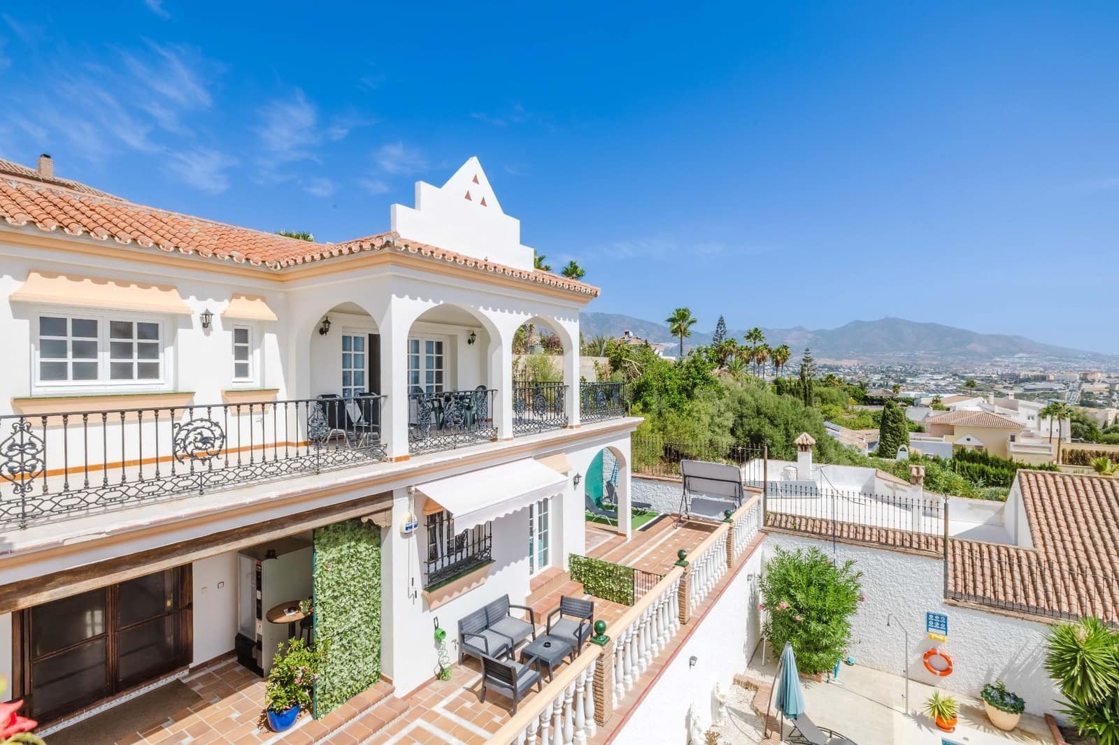 5 soveværelse Villa til salg i Mijas med swimmingpool garage - € 1.150.000 (Ref: 10033425)