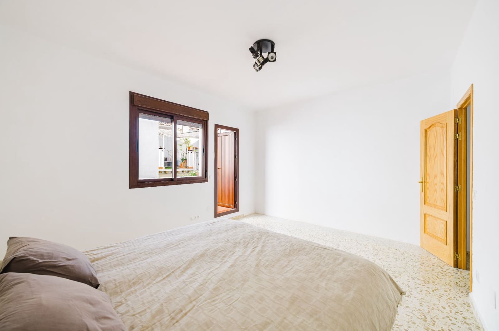 3 soveværelse Byhus til salg i Nerja - € 465.000 (Ref: 10033426)