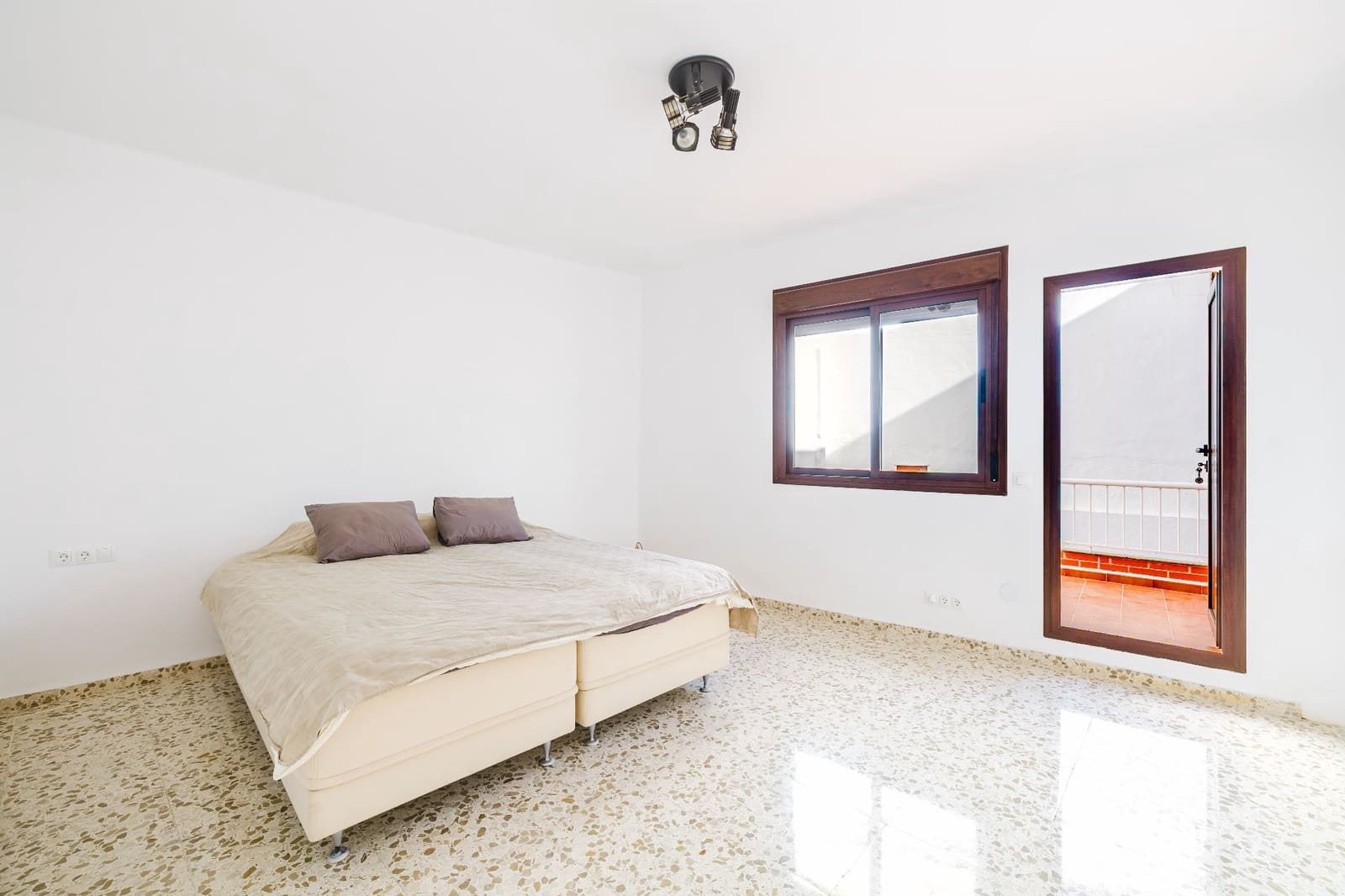 3 soveværelse Byhus til salg i Nerja - € 465.000 (Ref: 10033426)