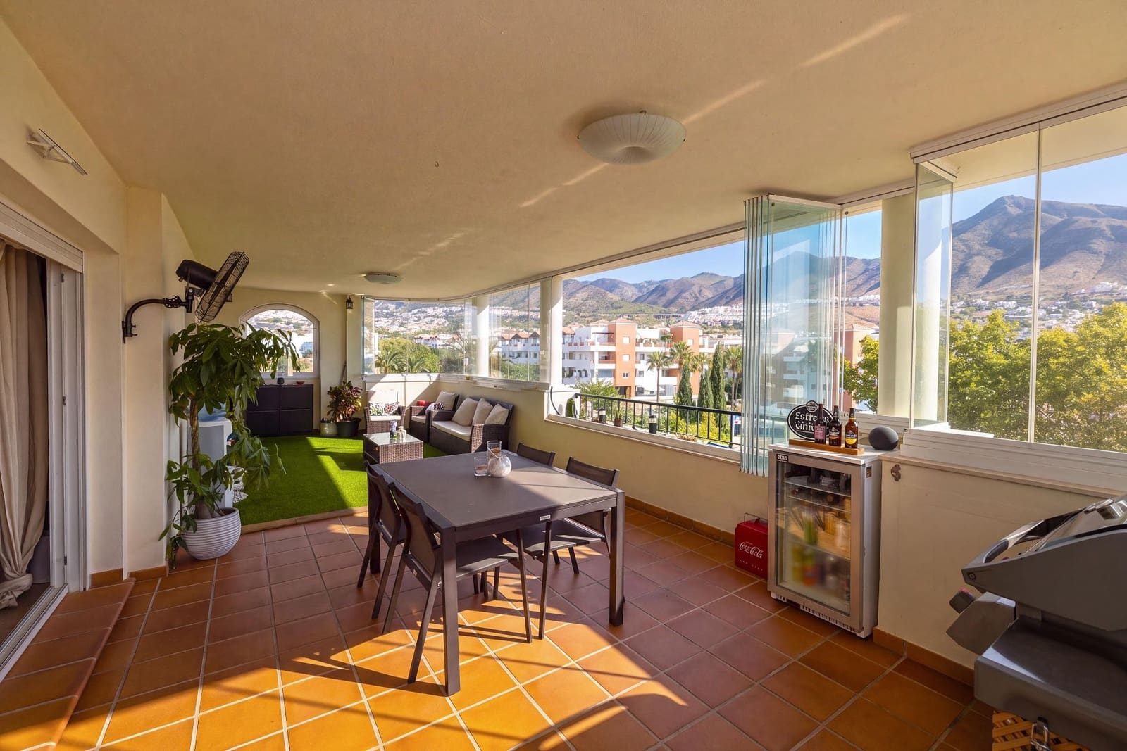 2 makuuhuone Asunto myytävänä paikassa Benalmadena mukana uima-altaan 
autotalli - 430 000 € (Ref: 10034868)