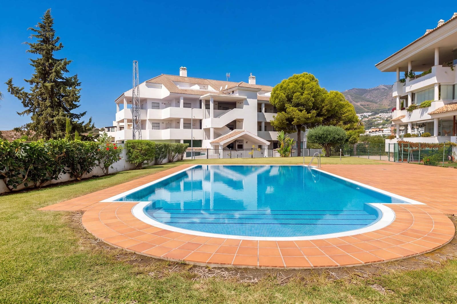 2 makuuhuone Asunto myytävänä paikassa Benalmadena mukana uima-altaan 
autotalli - 430 000 € (Ref: 10034868)