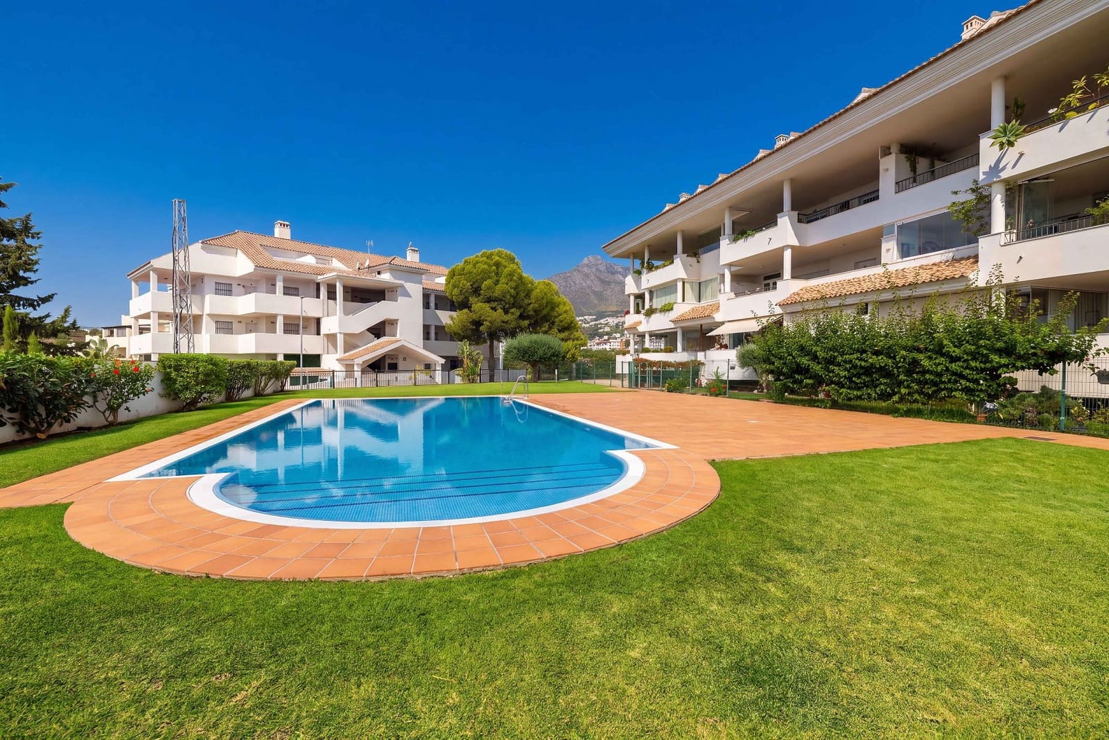 2 makuuhuone Asunto myytävänä paikassa Benalmadena mukana uima-altaan 
autotalli - 430 000 € (Ref: 10034868)