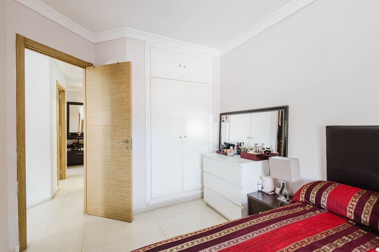 2 bedroom Flat for sale in Madrid city - € 215,000 (Ref: 10034869)