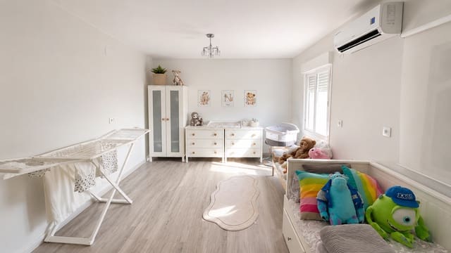 5 sypialnia Finka/Dom wiejski na sprzedaż w Puerto de la Torre, Miasto Málaga z basenem - 700 000 € (Ref: 10036332)