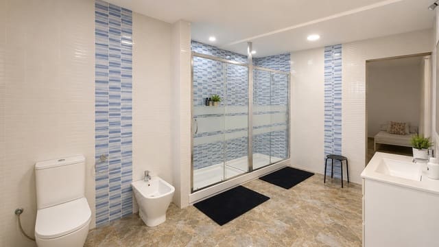 5 sypialnia Finka/Dom wiejski na sprzedaż w Puerto de la Torre, Miasto Málaga z basenem - 700 000 € (Ref: 10036332)