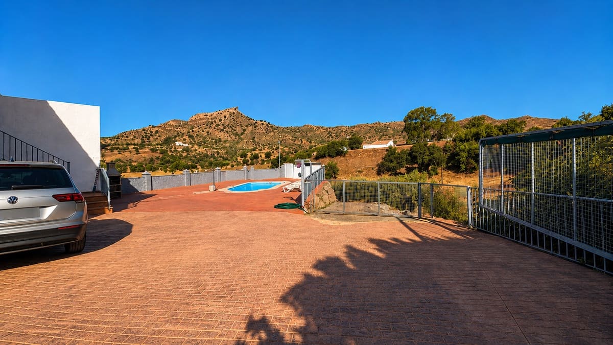 5 sypialnia Finka/Dom wiejski na sprzedaż w Puerto de la Torre z basenem - 700 000 € (Ref: 10036332)