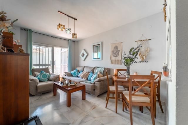 Piso de 3 habitaciones en Rincón de la Victoria en venta con piscina garaje - 319.000 € (Ref: 10036333)