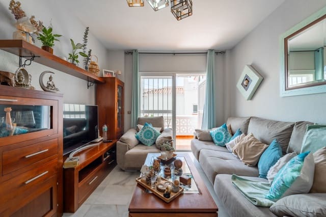 Piso de 3 habitaciones en Rincón de la Victoria en venta con piscina garaje - 319.000 € (Ref: 10036333)