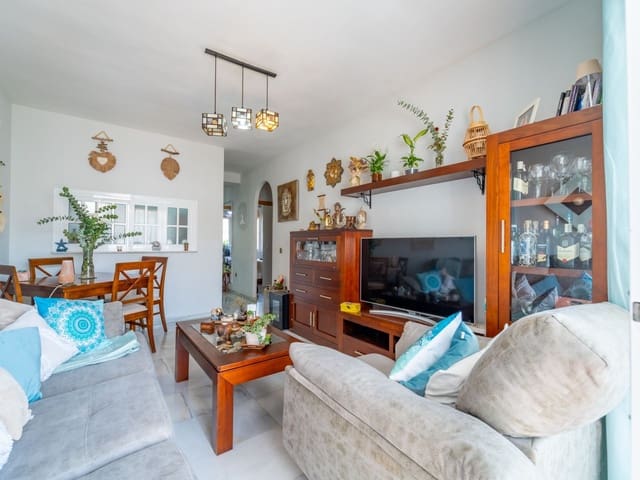 Piso de 3 habitaciones en Rincón de la Victoria en venta con piscina garaje - 319.000 € (Ref: 10036333)
