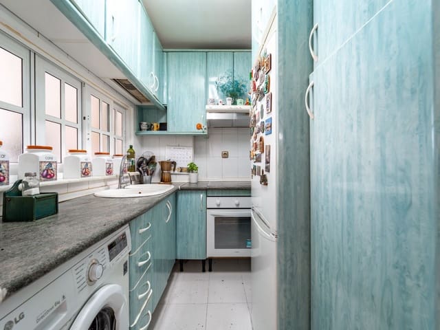 Piso de 3 habitaciones en Rincón de la Victoria en venta con piscina garaje - 319.000 € (Ref: 10036333)