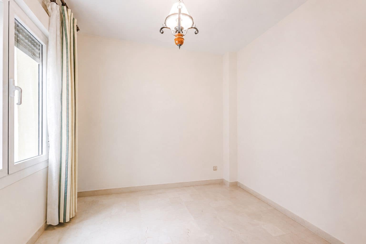 4 soveværelse Lejlighed til salg i Marbella med garage - € 450.000 (Ref: 10040316)