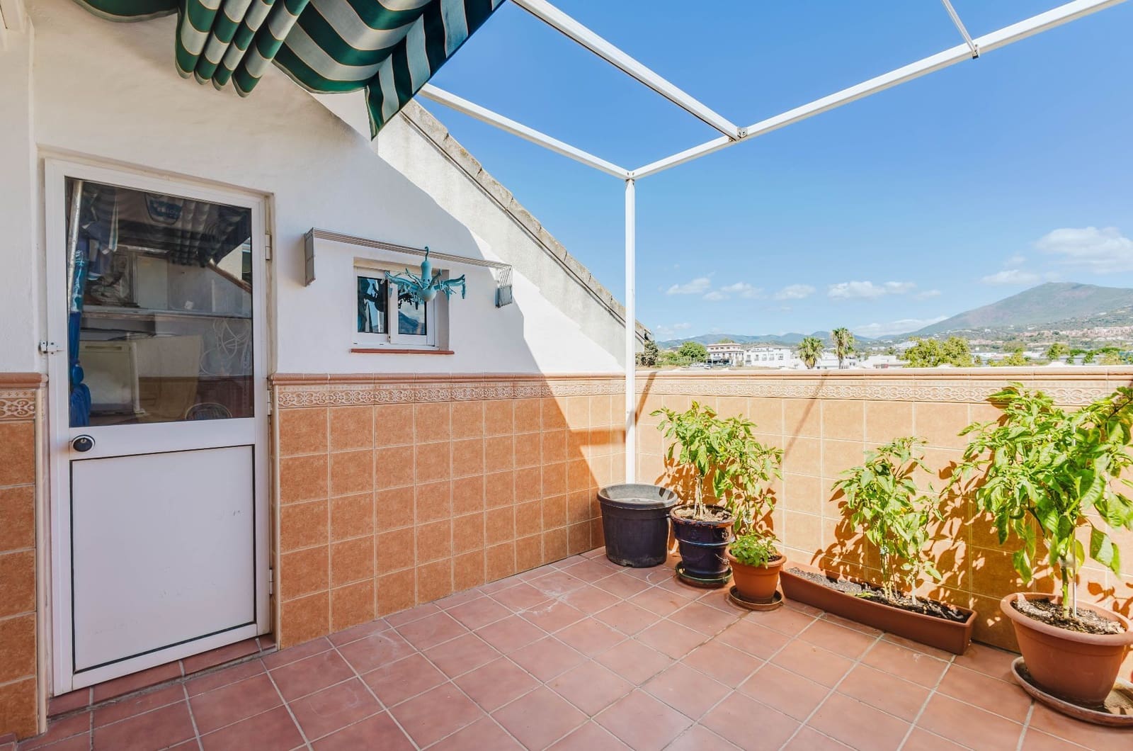 Pareado de 4 habitaciones en Marbella en venta - 460.000 € (Ref: 10042483)