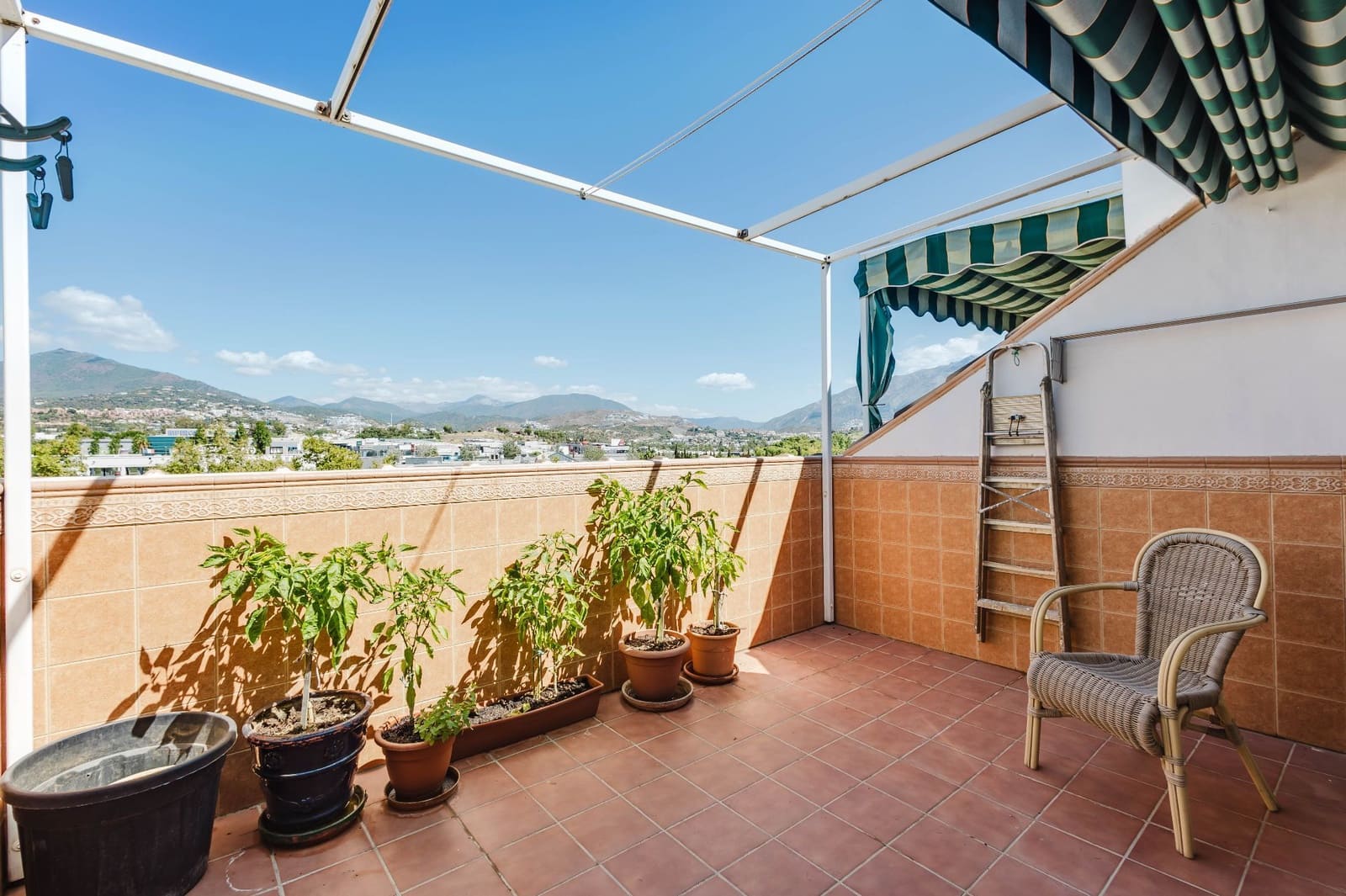 Pareado de 4 habitaciones en Marbella en venta - 460.000 € (Ref: 10042483)