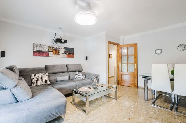 Pareado de 4 habitaciones en Marbella en venta - 460.000 € (Ref: 10042483)