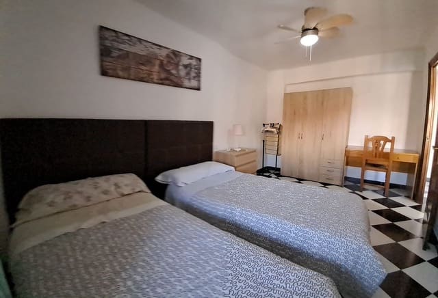 3 slaapkamer Flat te koop in Cruz de Humilladero, Málaga stad - € 326.000 (Ref: 10054624)