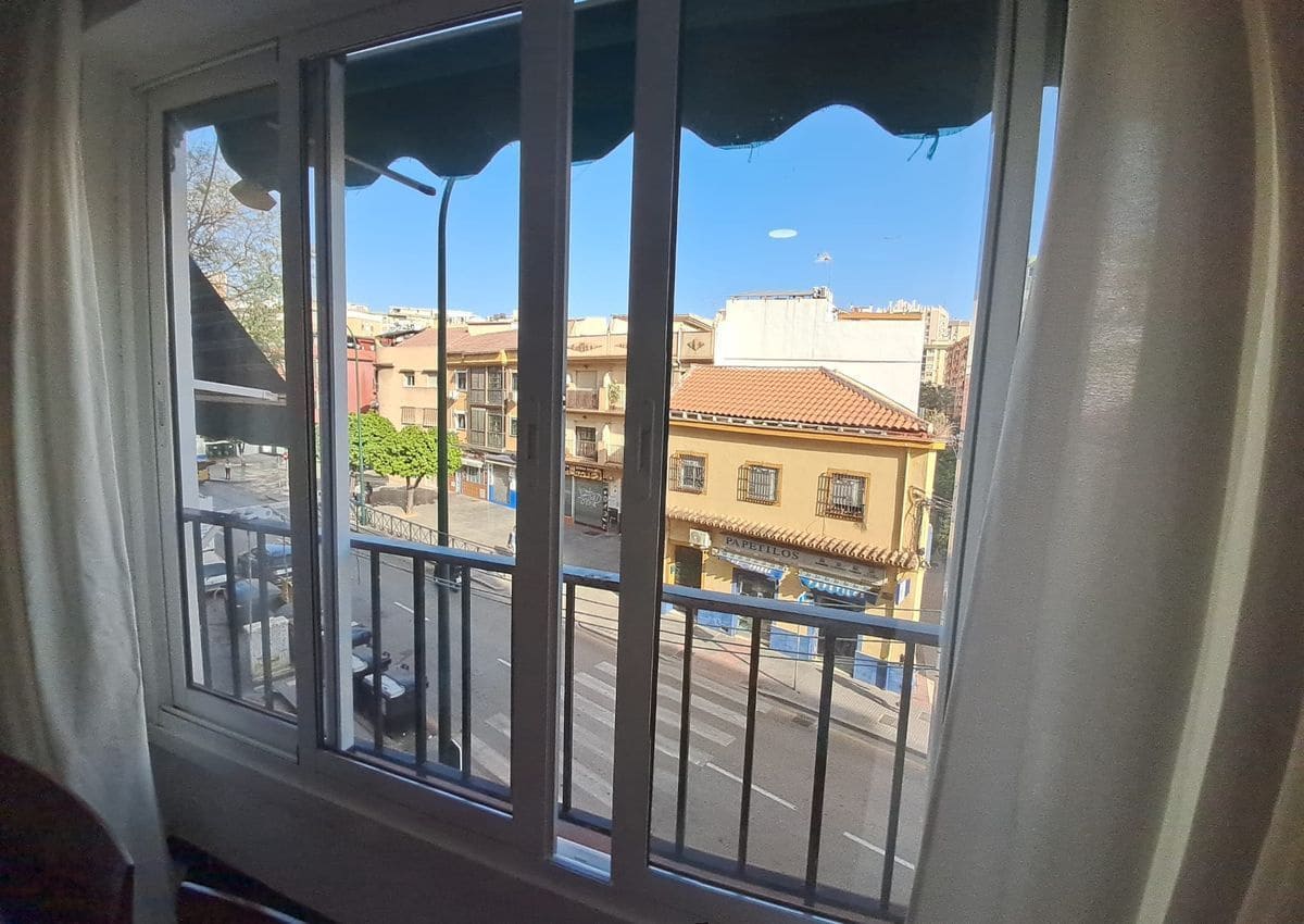 3 slaapkamer Flat te koop in Malaga stad - € 326.000 (Ref: 10054624)