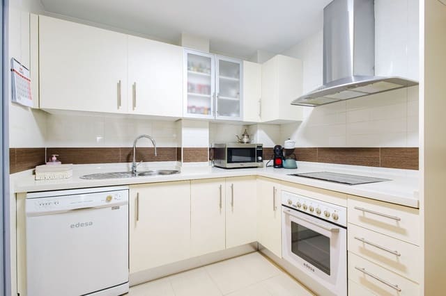 2 sovrum Lägenhet till salu i Torremolinos med pool garage - 644 900 € (Ref: 10061251)