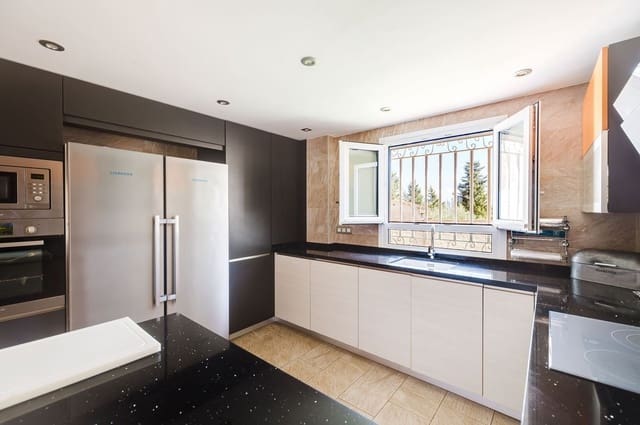 4 sypialnia Willa na sprzedaż w Alhaurín de la Torre z basenem garażem - 72 900 € (Ref: 10063760)