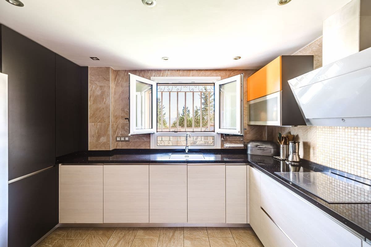 4 soveværelse Villa til salg i Alhaurin de la Torre med swimmingpool garage - € 729.000 (Ref: 10063760)