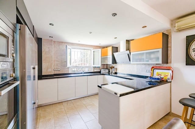 4 sypialnia Willa na sprzedaż w Alhaurín de la Torre z basenem garażem - 72 900 € (Ref: 10063760)