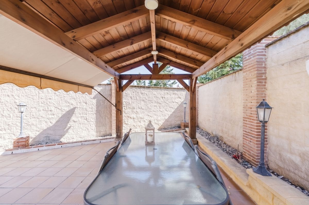 4 soveværelse Villa til salg i Alhaurin de la Torre med swimmingpool garage - € 729.000 (Ref: 10063760)