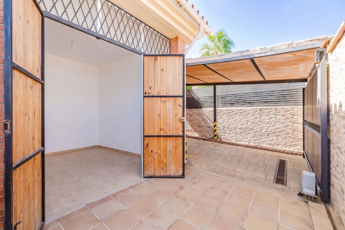 4 soveværelse Villa til salg i Alhaurin de la Torre med swimmingpool garage - € 729.000 (Ref: 10063760)
