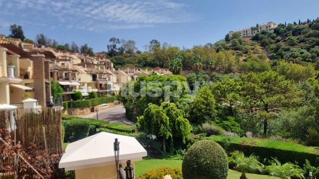 3 bedroom Flat for sale in Benahavís with pool garage - € 475,000 (Ref: 10067048)