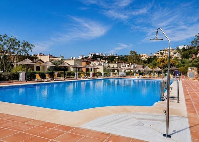3 bedroom Flat for sale in Benahavís with pool garage - € 475,000 (Ref: 10067048)