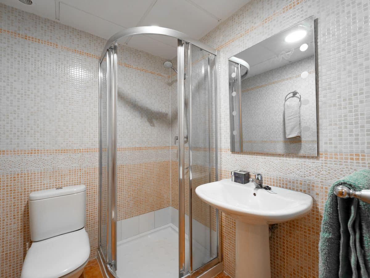 3 sypialnia Dom blizniak na sprzedaż w New Golden Mile z basenem garażem - 358 000 € (Ref: 10067051)