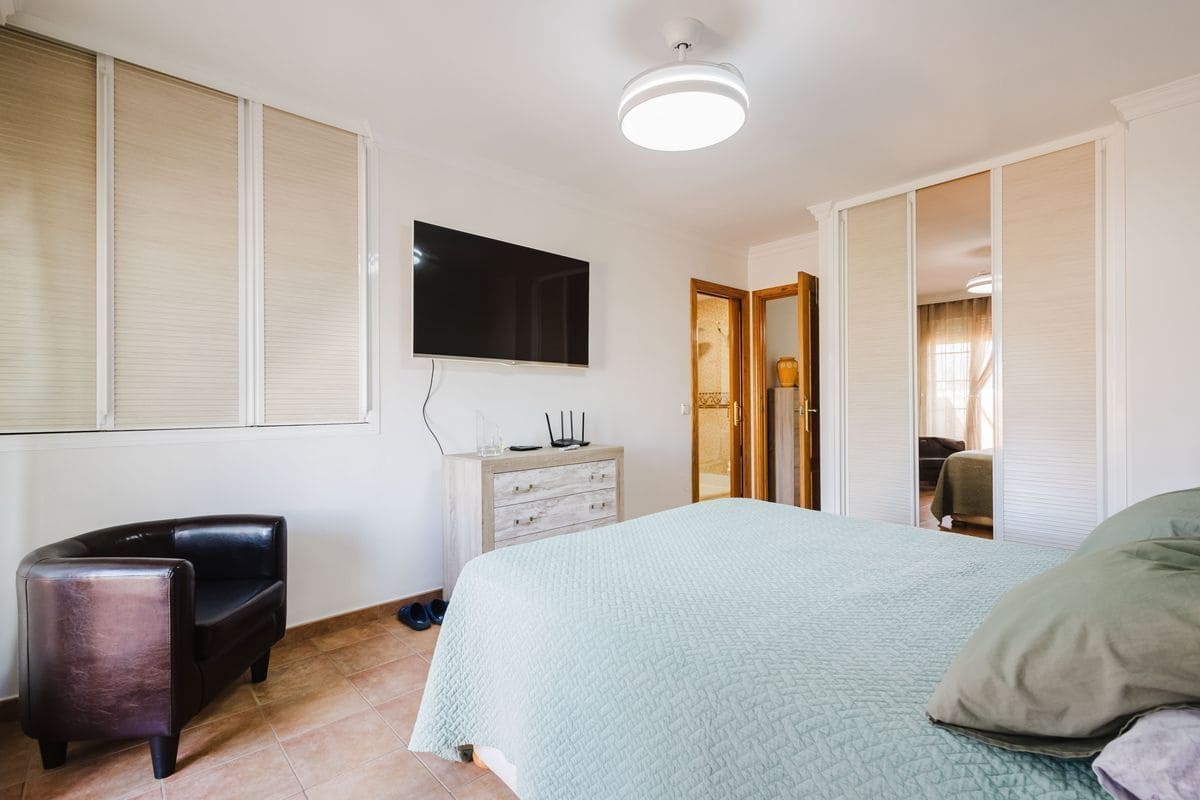 Casa de 3 habitaciones en Marbella en venta - 460.000 € (Ref: 10074888)