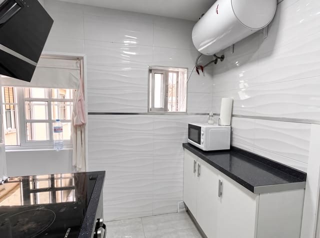 2 chambre Appartement à vendre à Cruz de Humilladero, Malaga ville - 130 000 € (Ref: 10080375)