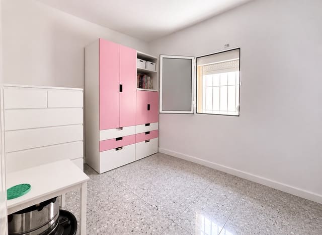 2 chambre Appartement à vendre à Cruz de Humilladero, Malaga ville - 130 000 € (Ref: 10080375)