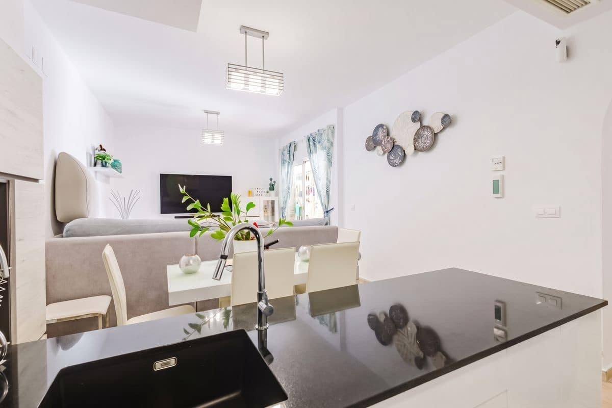 2 bedroom Flat for sale in Mijas with pool garage - € 260,000 (Ref: 10088819)