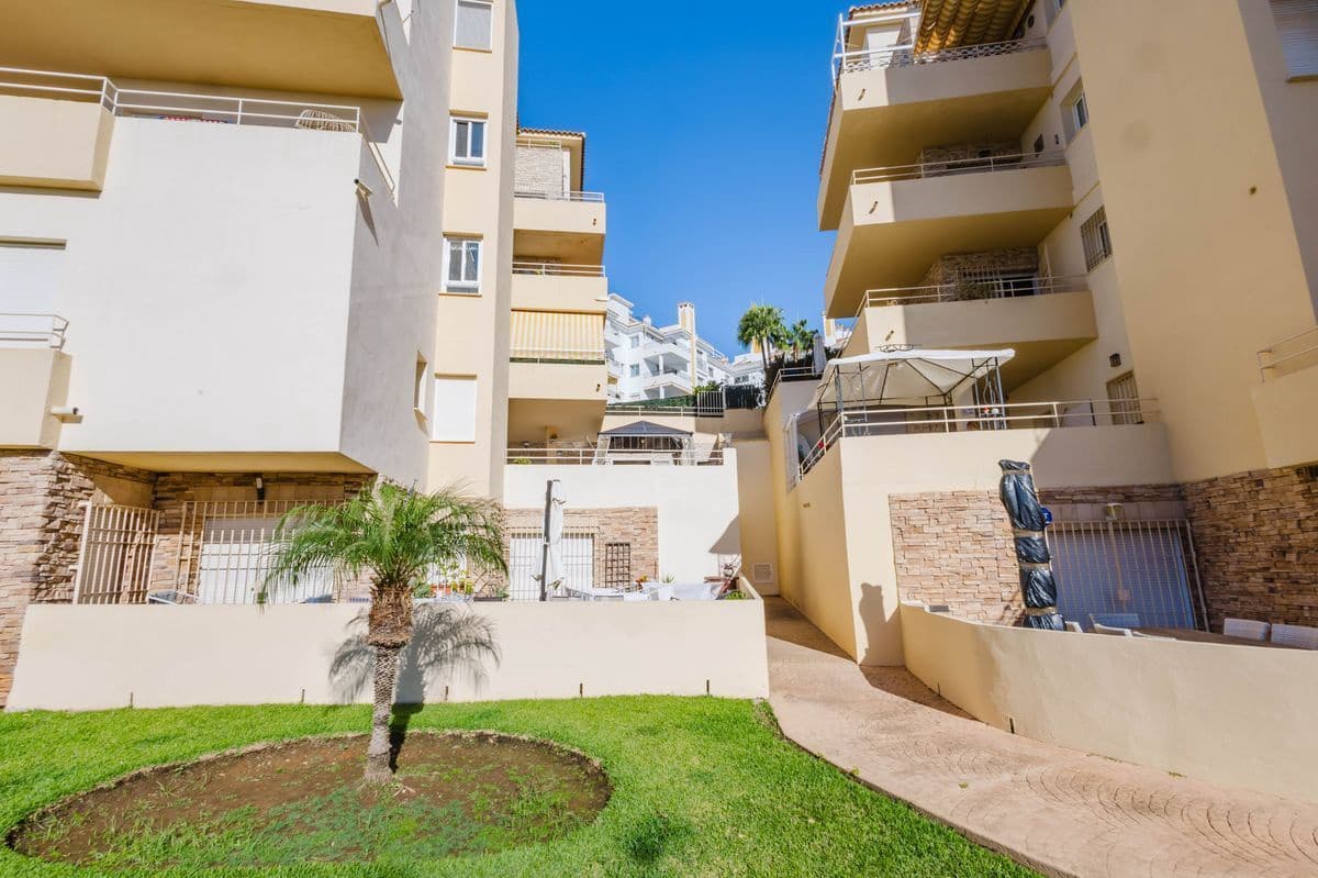 2 bedroom Flat for sale in Mijas with pool garage - € 260,000 (Ref: 10088819)