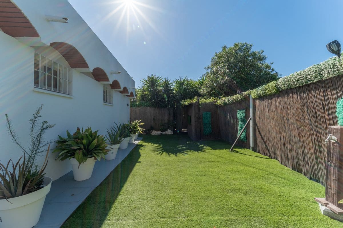 3 sypialnia Willa na sprzedaż w Bahia Dorada z basenem garażem - 550 000 € (Ref: 10088821)