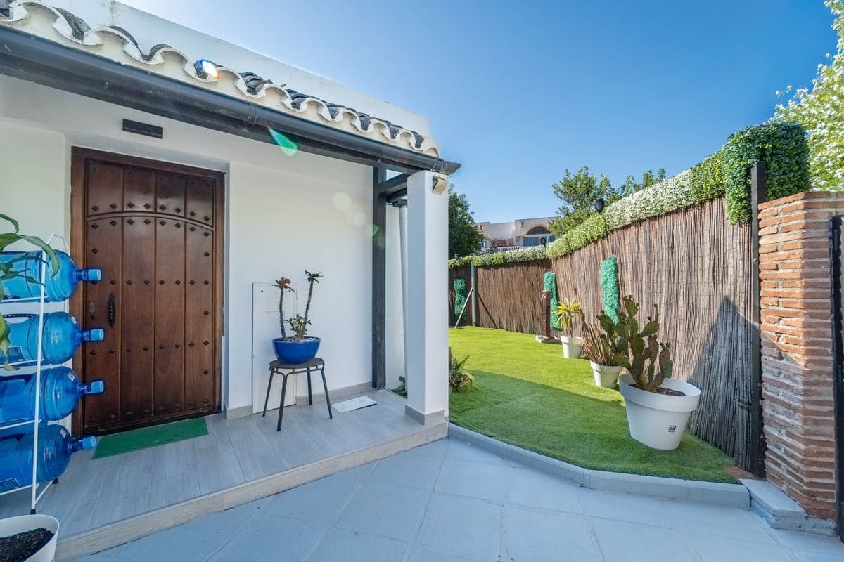 3 sypialnia Willa na sprzedaż w Bahia Dorada z basenem garażem - 550 000 € (Ref: 10088821)