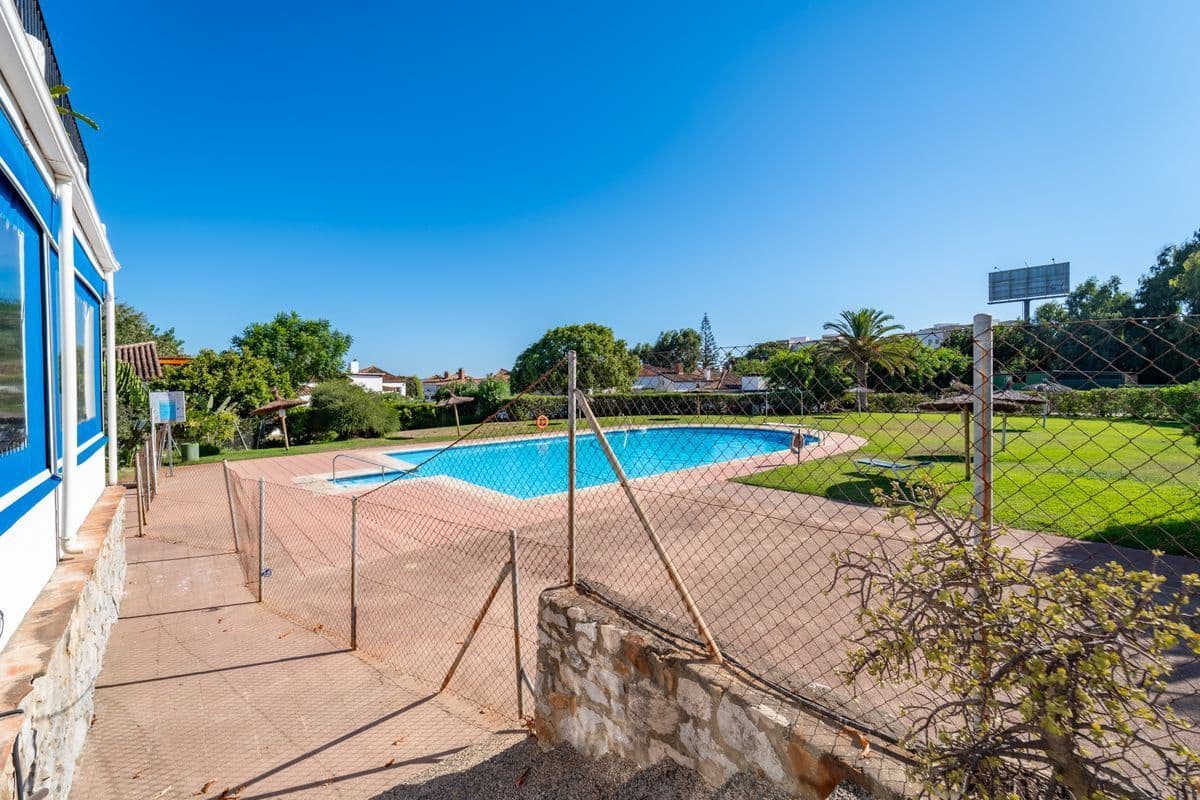 3 sypialnia Willa na sprzedaż w Bahia Dorada z basenem garażem - 550 000 € (Ref: 10088821)