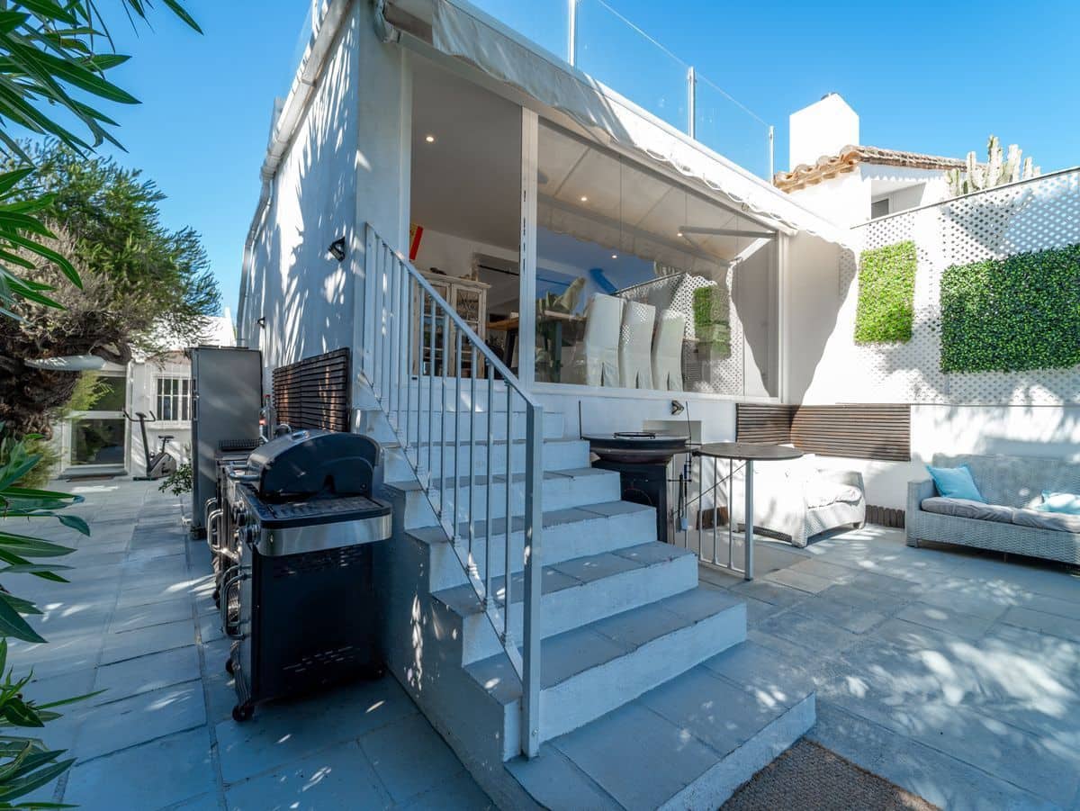 3 sypialnia Willa na sprzedaż w Bahia Dorada z basenem garażem - 550 000 € (Ref: 10088821)