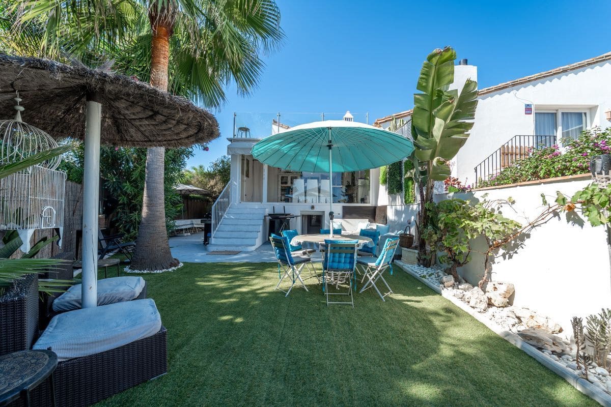3 sypialnia Willa na sprzedaż w Bahia Dorada z basenem garażem - 550 000 € (Ref: 10088821)