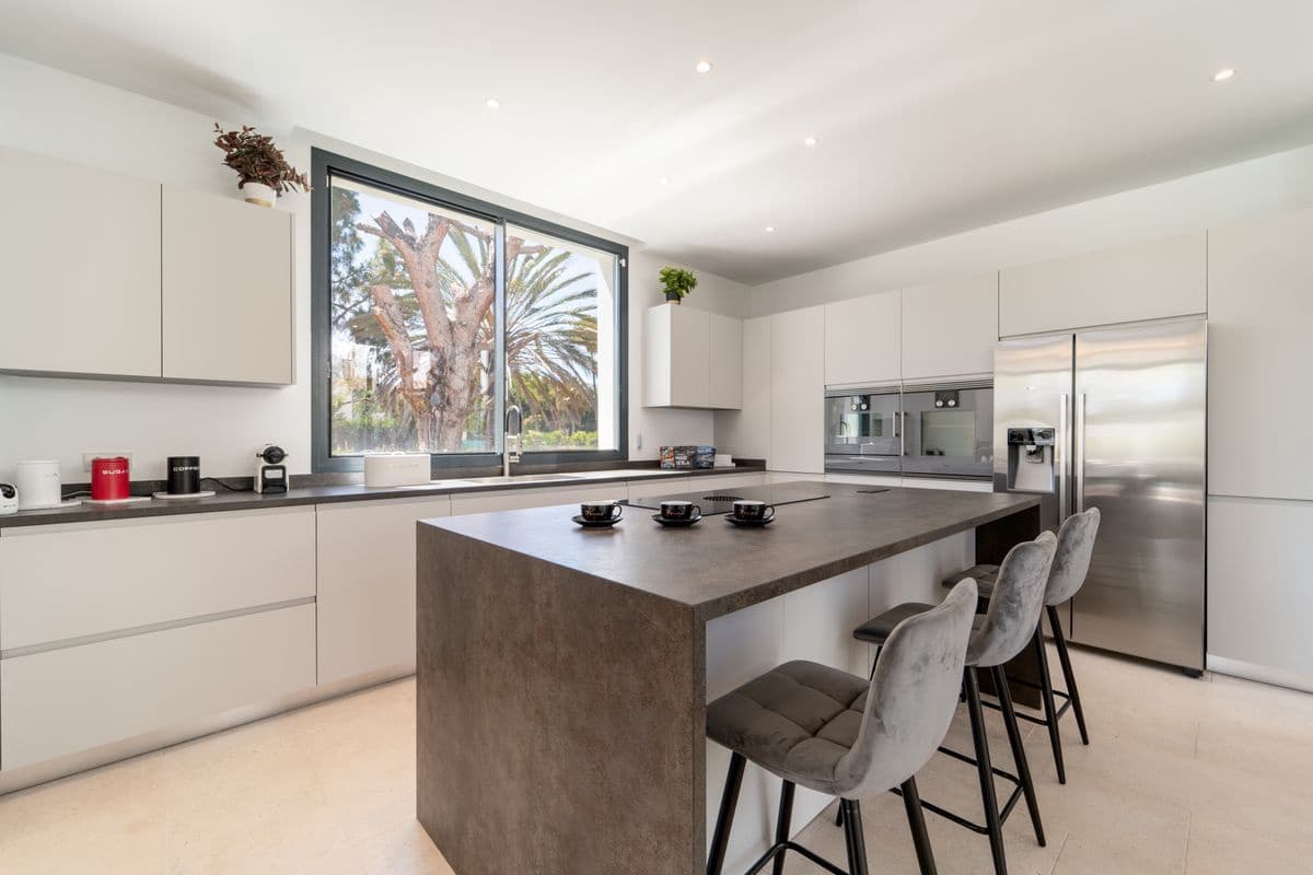 7 quarto Moradia para venda em Estepona com piscina - 4 950 000 € (Ref: 10088822)