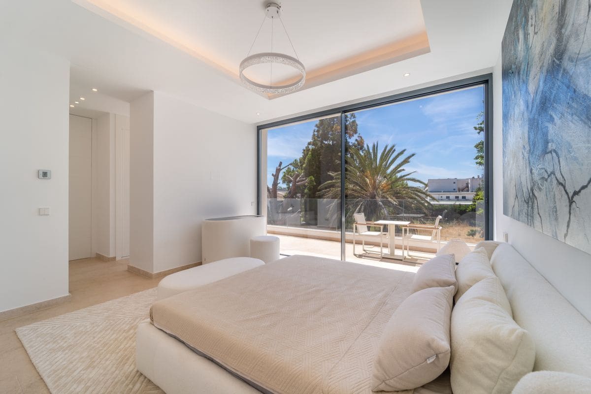 7 quarto Moradia para venda em Estepona com piscina - 4 950 000 € (Ref: 10088822)