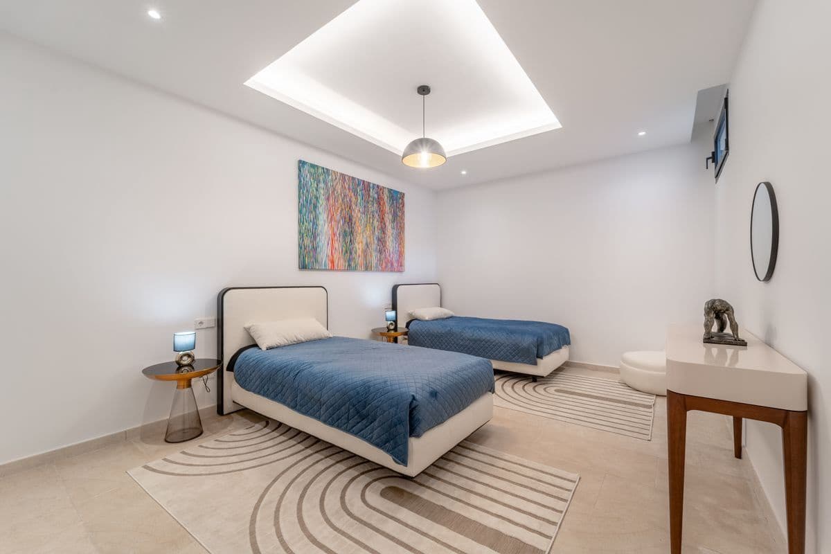 7 quarto Moradia para venda em Estepona com piscina - 4 950 000 € (Ref: 10088822)