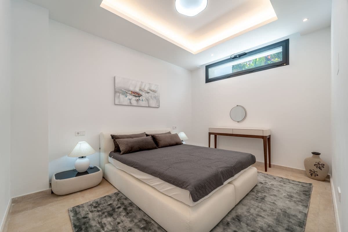7 quarto Moradia para venda em Estepona com piscina - 4 950 000 € (Ref: 10088822)