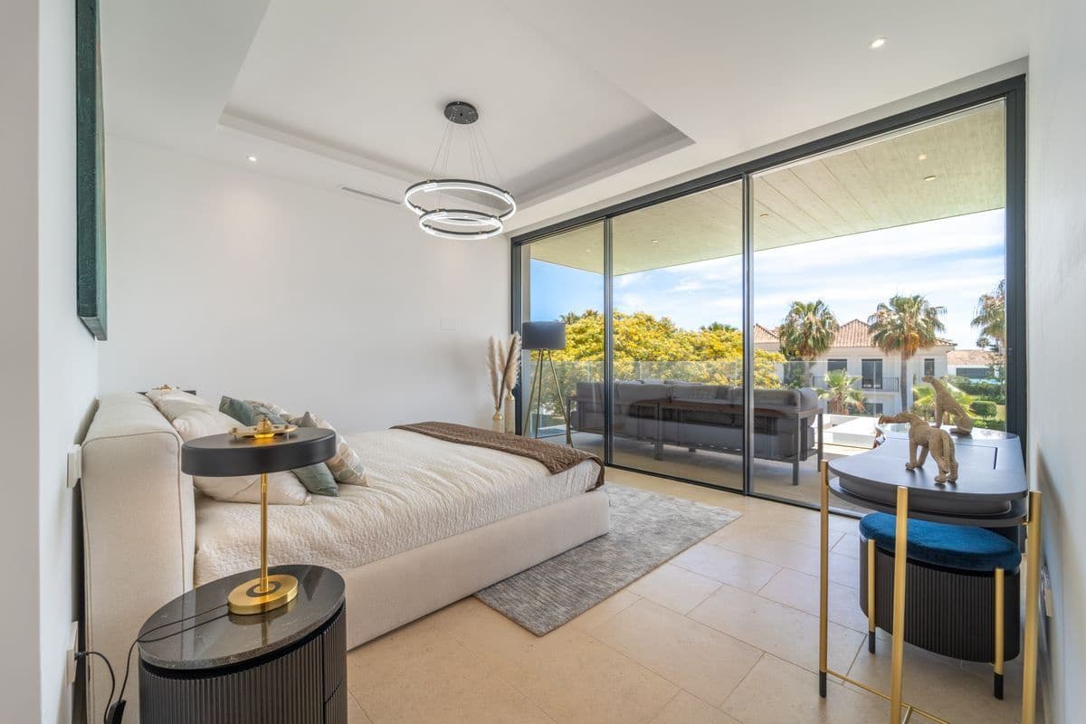 7 quarto Moradia para venda em Estepona com piscina - 4 950 000 € (Ref: 10088822)