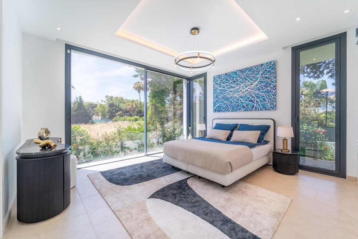 7 quarto Moradia para venda em Estepona com piscina - 4 950 000 € (Ref: 10088822)